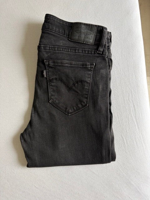 Levi 711 Skinny - Size W28L30 Black