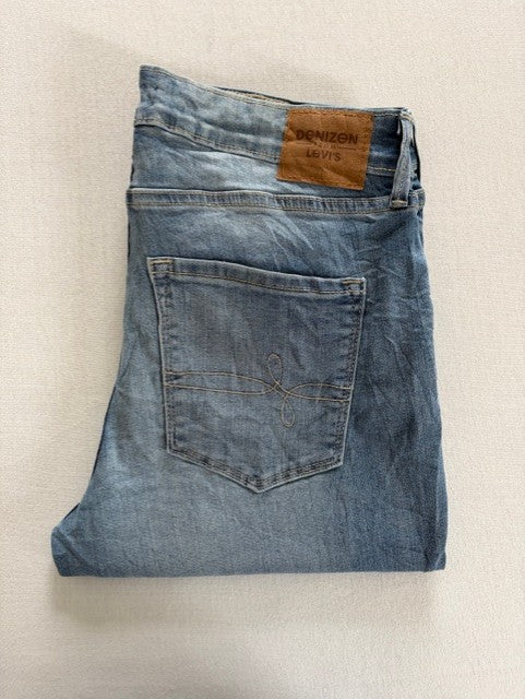Levi Mid-Rise Skinny - Size W30L28 Blue